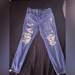 curvy high rise American eagle ripped jeans